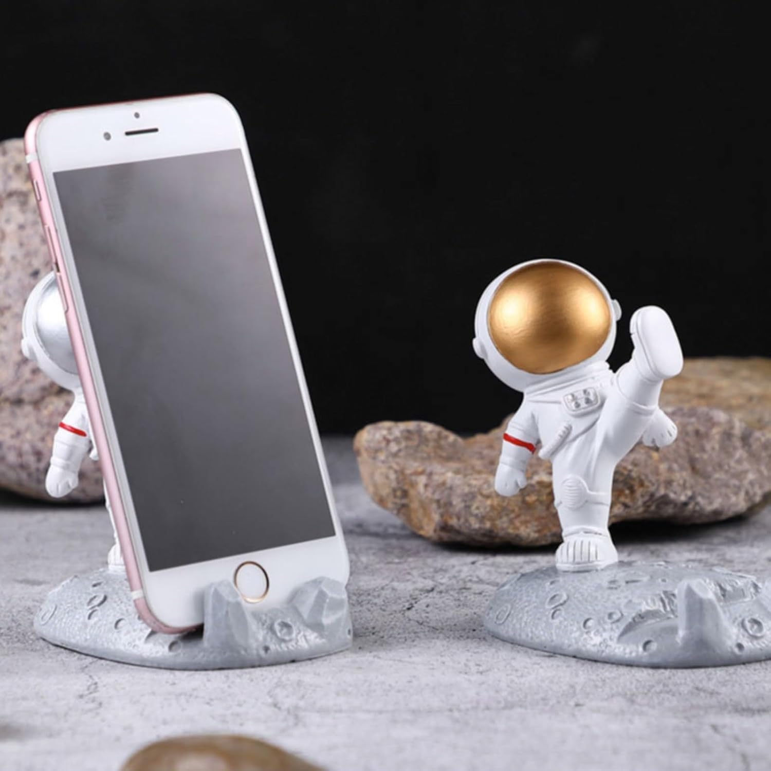 Nudsfuii Astronaut Cell Phone Stand Resin Statue