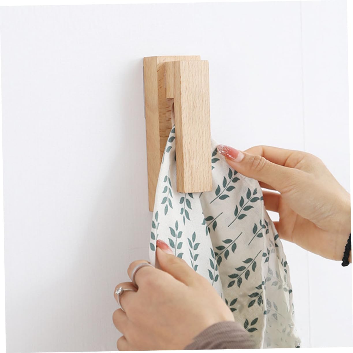 Vaguelly Modern Towel Rack for Bathroom Door