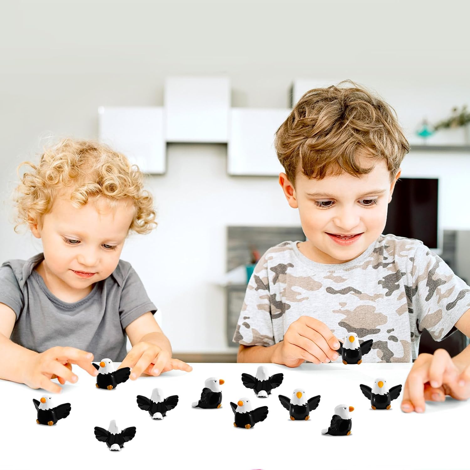MKAWPOLA 30 Pcs Mini Resin Bald Eagle Decor