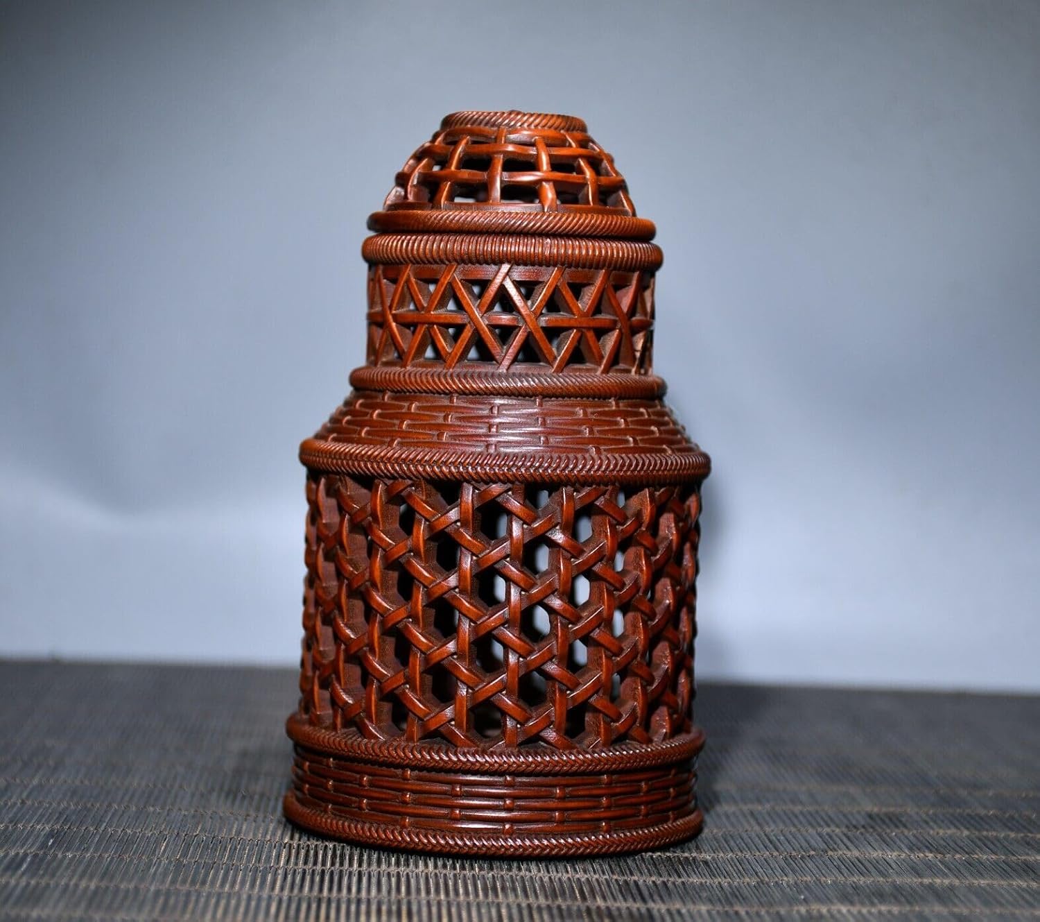 LimpaC Collection Boxwood Cricket Cage Statue 1