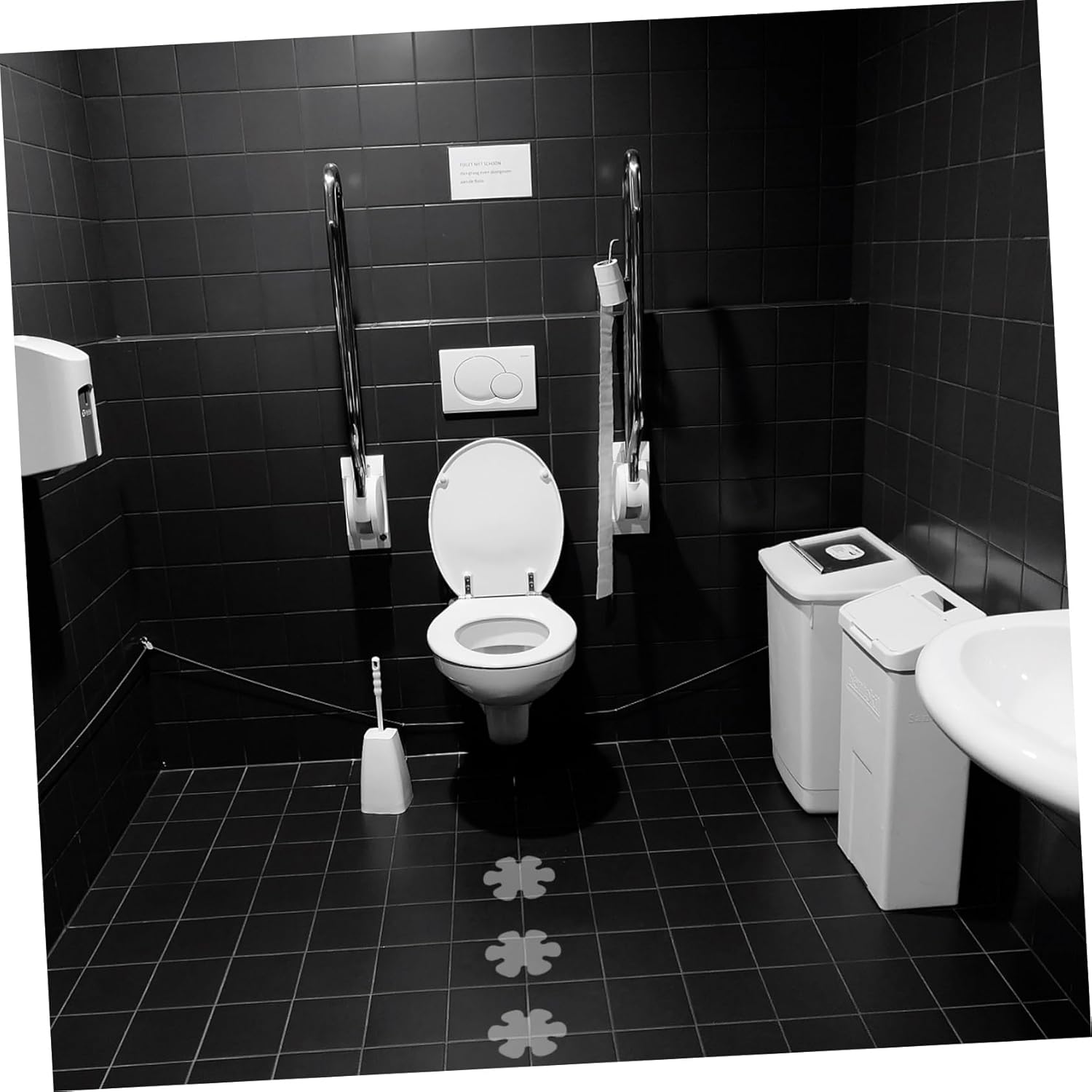 ABOOFAN Non-Slip Bathtub Floor Stickers for Safety 1